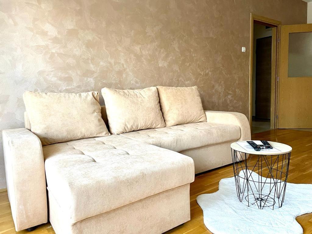 Naki Apartman Apartment Podgorica Phòng bức ảnh